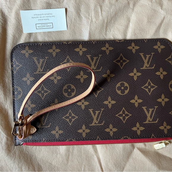 COPY - Authentic Louis Vuitton Monogram Neverfull GM Red Interior Wristlet Clut… - Picture 7 of 12